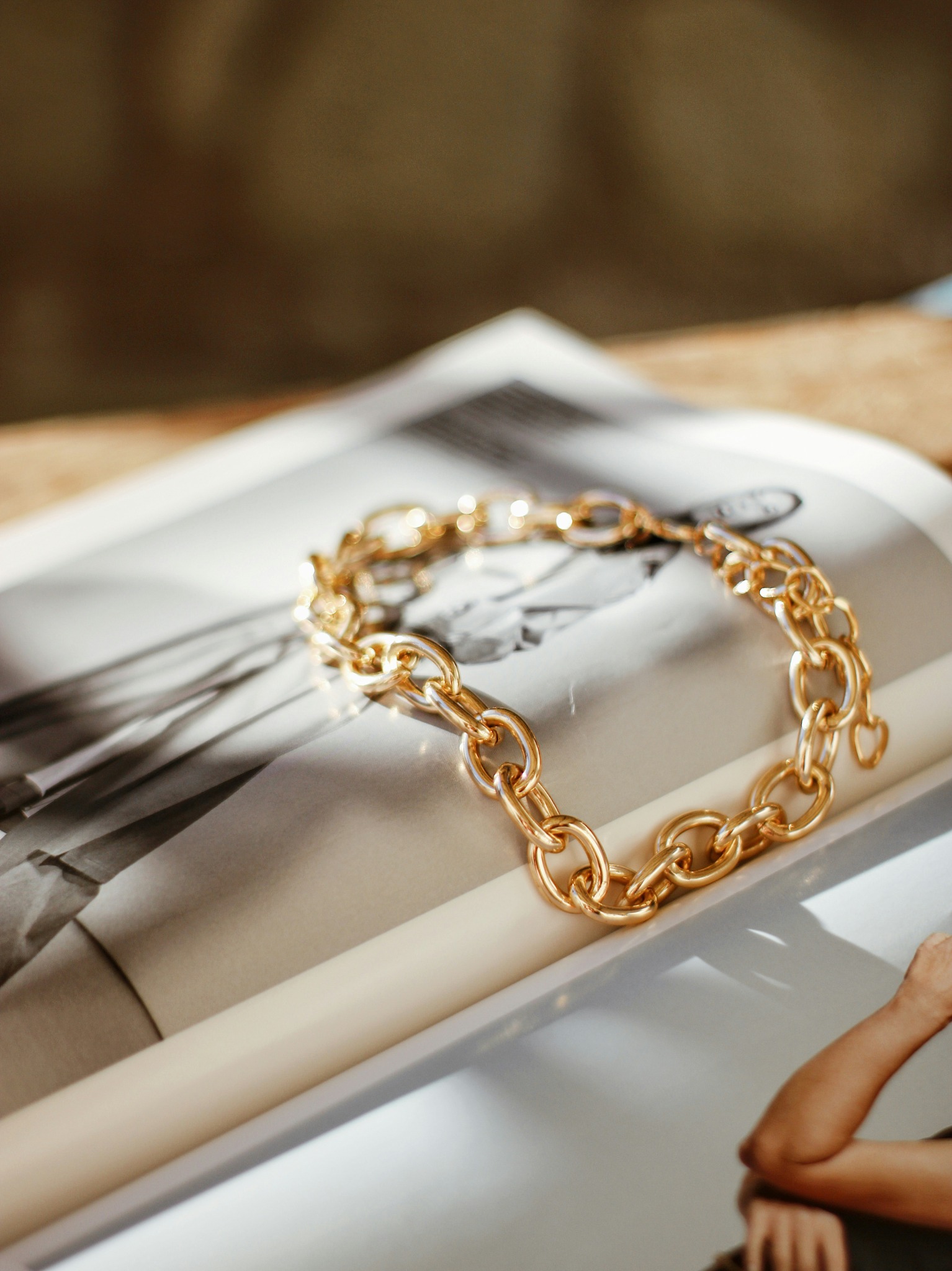 Gold bracelet and jewellery details for repair and restoration inspiration